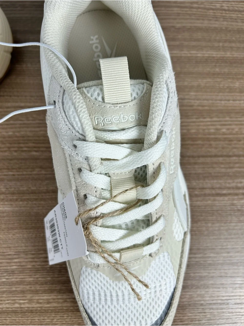 Reebok Women's tan natural Lace-Up chaos Sneakers size 9 - Picture 7 of 9